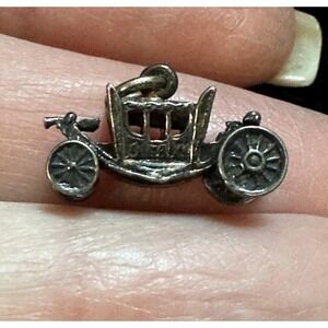 Vintage Sterling Silver Charm Queen Princess Carriage